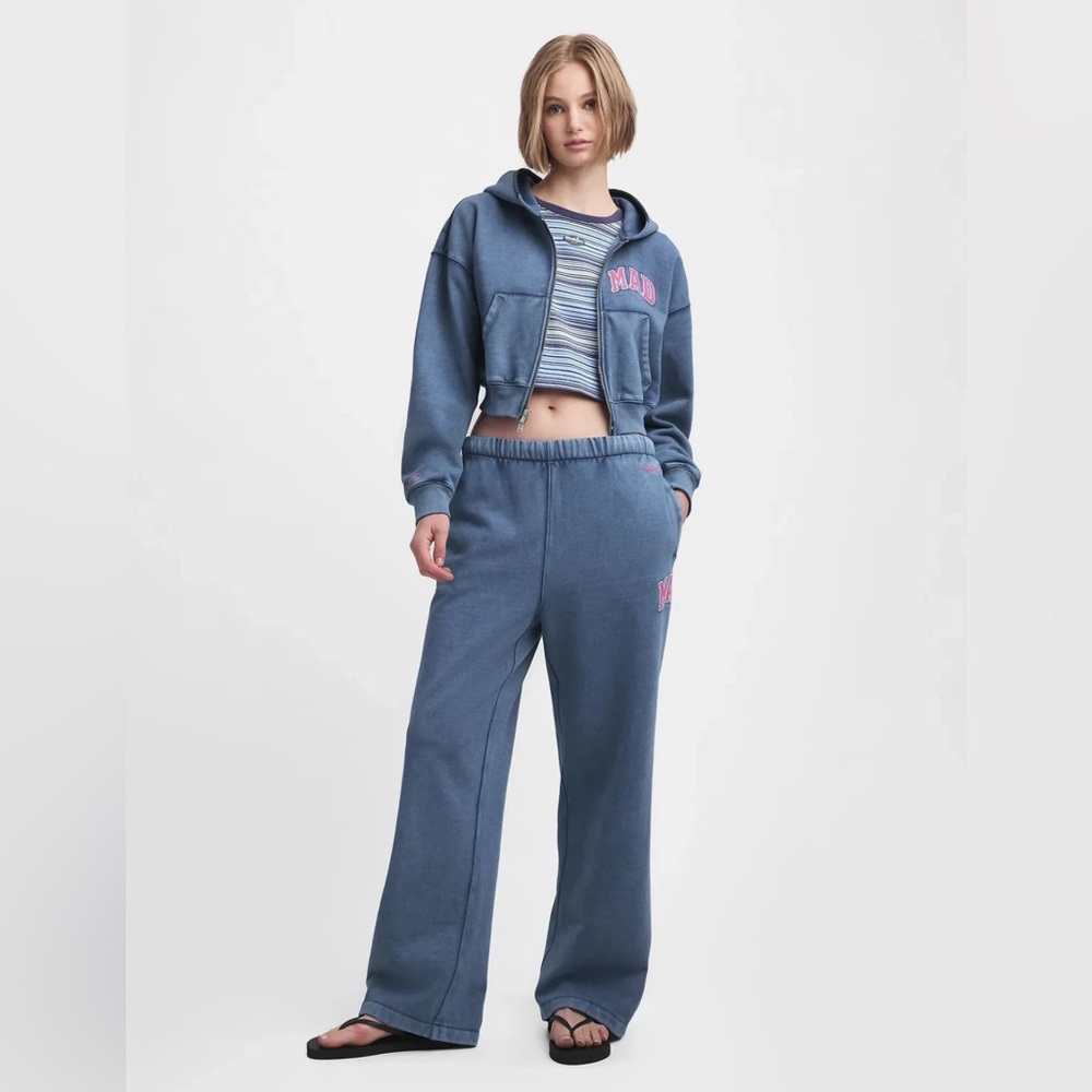 MADHAPPY X GAP SWEAT SET SIZE LARGE